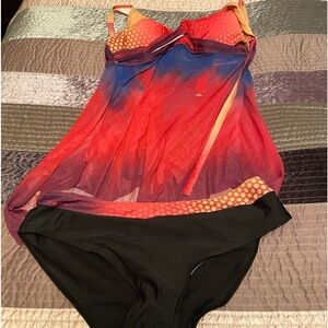 New ladies large colorful tankini-washed but nerve worn/bottoms- black w match b